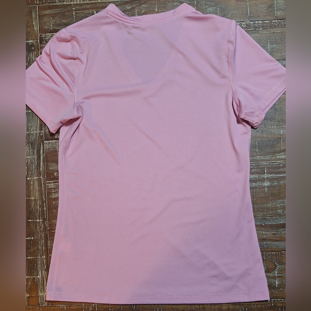 Nike Women's Dri-Fit Size Medium Performance Shirt Pink Lightweight Nike Swoosh‎ - Picture 2 of 7